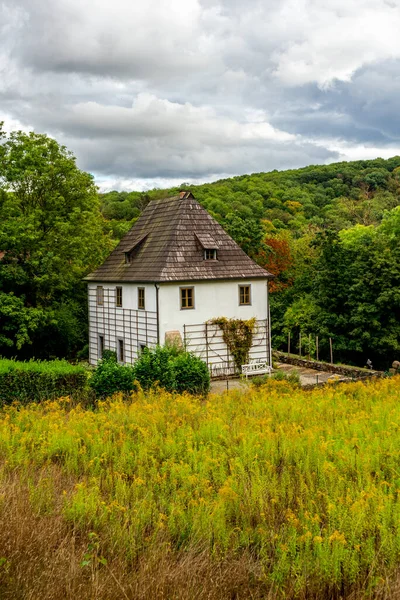 Прогулка Паркам Бад Зульца Тюрингия Германия — стоковое фото