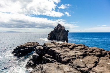 Portekiz, Madeira 'nın Azores adasındaki Funchal Havaalanı yolunda.