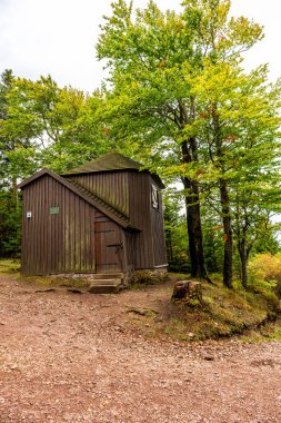 Ilmenau-Thuringia yakınlarındaki Kickelhahn 'a doğru yürüyün.