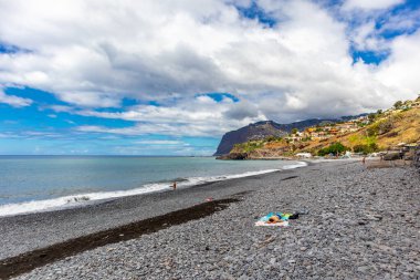 Atlantik Okyanusu, Madeira - Portekiz manzaralı Funchal levadas şehrine giderken. 