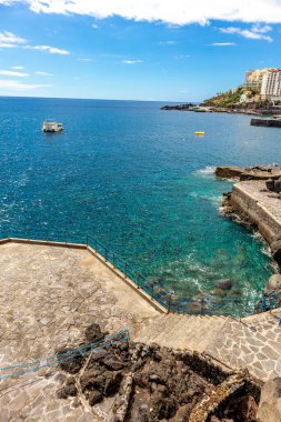 Atlantik Okyanusu, Madeira - Portekiz manzaralı Funchal levadas şehrine giderken. 