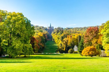 Bergpark 'ta sonbahar yürüyüşü Kassel Wilhelmshhe - Hesse - Almanya