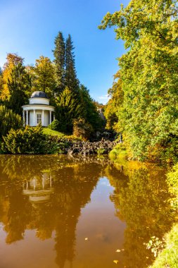 Bergpark 'ta sonbahar yürüyüşü Kassel Wilhelmshhe - Hesse - Almanya