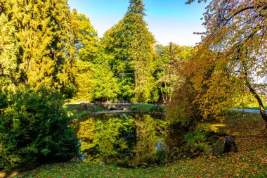 Bergpark 'ta sonbahar yürüyüşü Kassel Wilhelmshhe - Hesse - Almanya