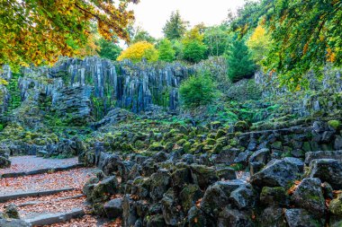 Bergpark 'ta sonbahar yürüyüşü Kassel Wilhelmshhe - Hesse - Almanya