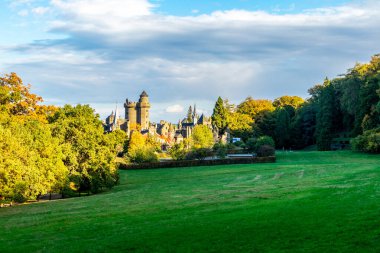 Bergpark 'ta sonbahar yürüyüşü Kassel Wilhelmshhe - Hesse - Almanya