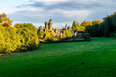 Bergpark 'ta sonbahar yürüyüşü Kassel Wilhelmshhe - Hesse - Almanya