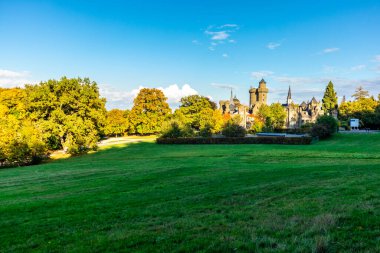 Bergpark 'ta sonbahar yürüyüşü Kassel Wilhelmshhe - Hesse - Almanya