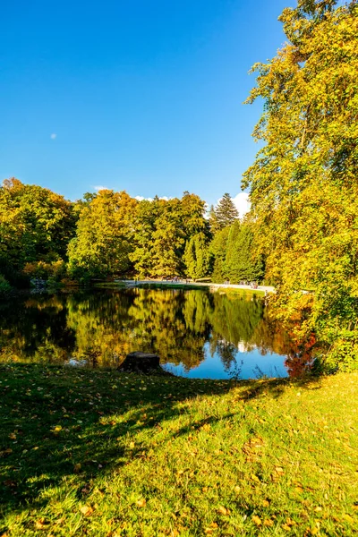 Jesienny Spacer Pięknym Bergpark Kassel Wilhelmshhe Hesja Niemcy — Zdjęcie stockowe
