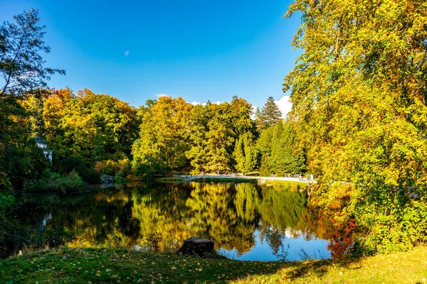 Jesienny Spacer Pięknym Bergpark Kassel Wilhelmshhe Hesja Niemcy — Zdjęcie stockowe
