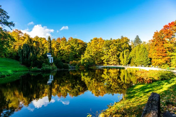 Jesienny Spacer Pięknym Bergpark Kassel Wilhelmshhe Hesja Niemcy — Zdjęcie stockowe