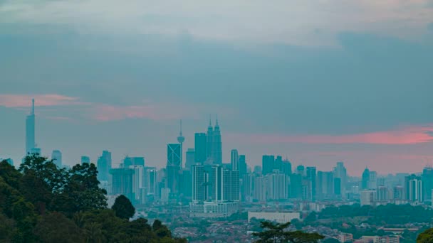 2021年10月10日 马来西亚Kuala Lumpur 多云和日落时吉隆坡的城市景观 — 图库视频影像