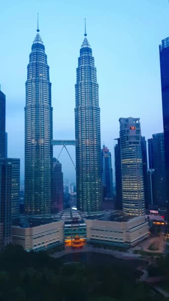 Kuala Lumpur Malezya Şubat 2022 Petronas Kiz Kulesi Klcc Gündoğumu — Stok video