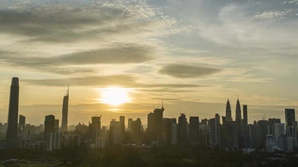 クアラルンプール マレーシア 2022年3月19日 日没時のマレーシア クアラルンプールの街並みの4K Uhd映像 — ストック動画