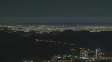 KUALA LUMPUR, MALAYSIA - 12 Haziran 2022: 4k UHD görüntü Kuala Lumpur, Malezya Genting Highland 'dan gündoğumunda çekildi