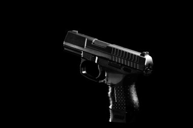 izole siyah arka plan üzerine siyah tüfek