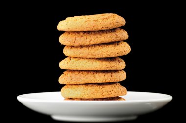 Siyah arkaplanda izole edilmiş çerezler