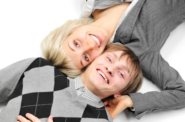 Heureux jeune couple isolé sur fond blanc — Photo