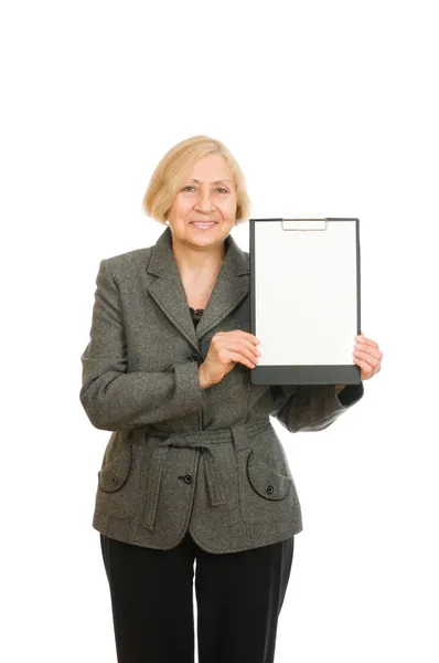 Senior mulher segurando uma prancheta — Fotografia de Stock