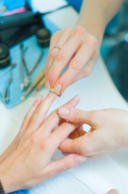 süreç içinde manikür