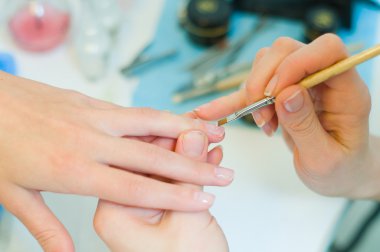 süreç içinde manikür