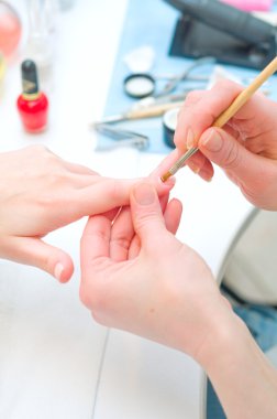 süreç içinde manikür