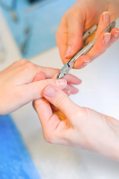 Manicure profissional em processo — Fotografia de Stock