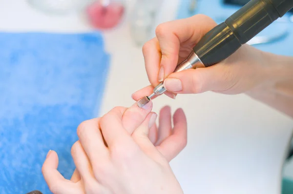 Manicure profissional em processo — Fotografia de Stock