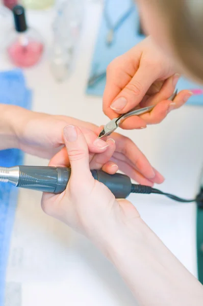 Manicure profissional em processo — Fotografia de Stock