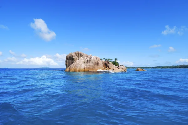 Island view from the ocean, the Seychelles — Stock Photo, Image