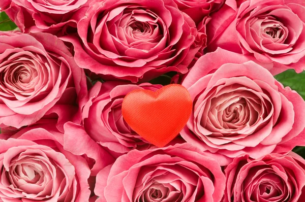 Valentine Heart in red roses — Stock Photo, Image