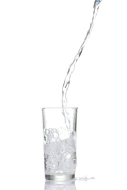 Beyaz arka plan üzerinde izole cam su seviyesi