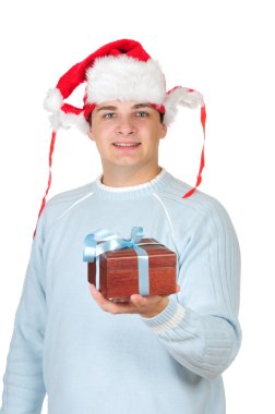 Noel Baba'nın şapkalı mevcut kutusu beyaz arka plan üzerinde izole tutan genç adam