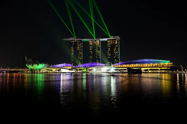 Singapore stadsgezicht 's nachts — Stockfoto