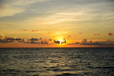 Gün batımı ve deniz