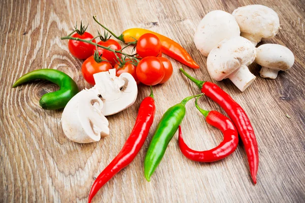 Vegetables and mushrooms on the table — Stock Photo, Image