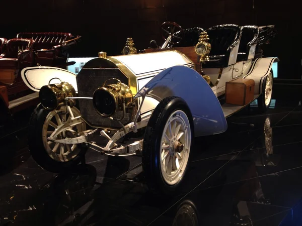 Museo Mercedes Benz en Stuttgart, Alemania — Foto de Stock