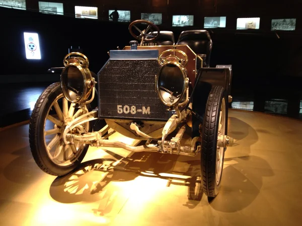 Mercedes Benz Múzeumban-, Stuttgart, Németország — Stock Fotó