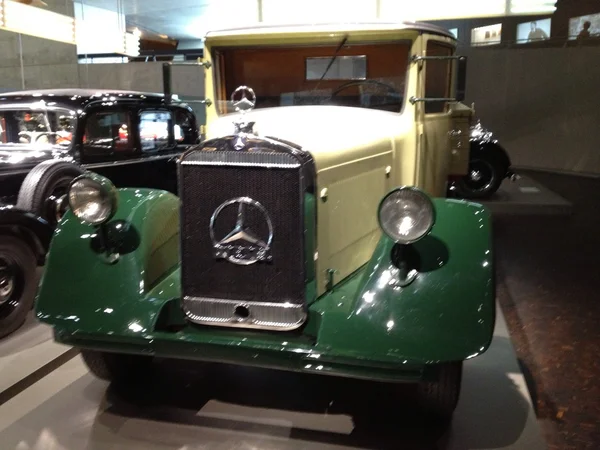 Mercedes benz museum in stuttgart, deutschland — Stockfoto