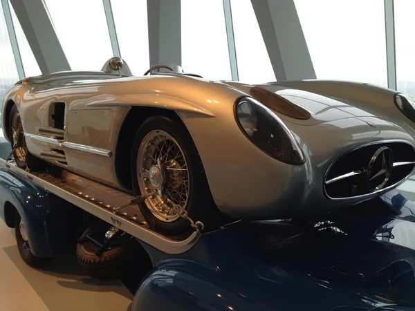 Mercedes benz museum in stuttgart, Duitsland — Stockfoto