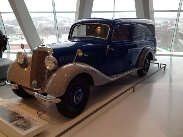 Mercedes benz museum in stuttgart, Duitsland — Stockfoto