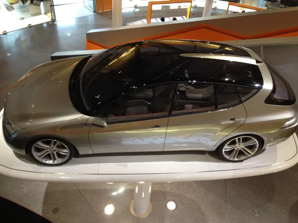 Mercedes benz muzeum ve Stuttgartu, Německo — Stock fotografie