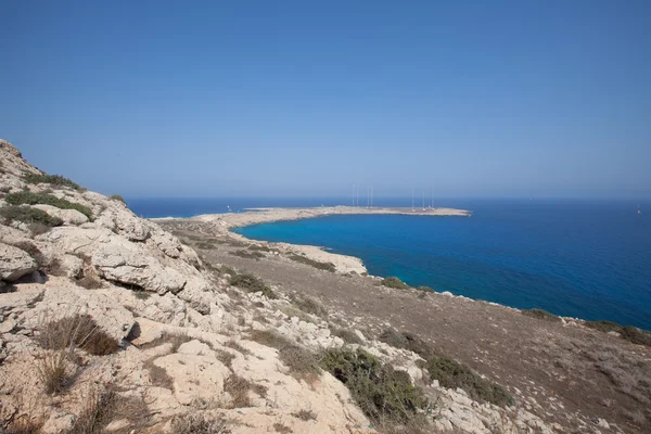 Скалистый берег Кипра — стоковое фото