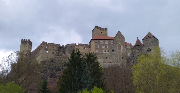 Side View Castle Hardegg Situated Czech Austrian Borders Cloudy Sky — Foto de Stock
