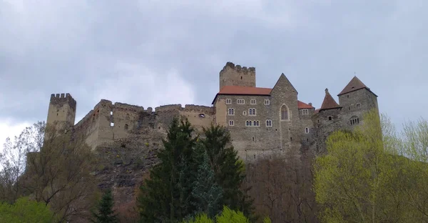 Vista Lateral Castillo Hardegg Situado Las Fronteras Austriacas Checas Con —  Fotos de Stock