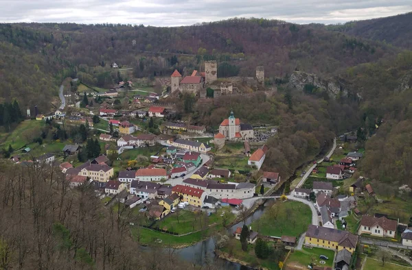 Top View Hardegg Town Austria Fort Church Rock Surrounding Forest — Foto de Stock