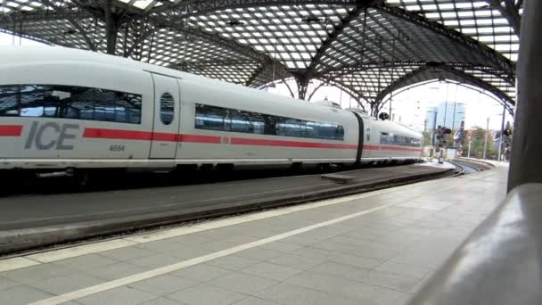 Is in Köln järnvägsstationen — Stockvideo