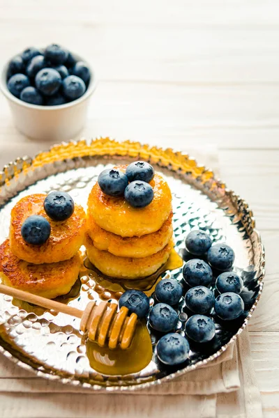 Homemade Cheesecake Freshly Picked Juicy Blueberries Plate Wooden Background Close — 스톡 사진