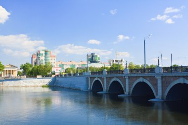 köprü nehir Mias aracılığıyla. Çelyabinsk. Rusya
