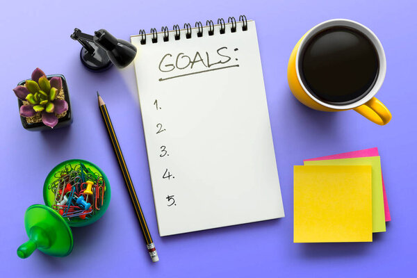 Сверху тетрадь со списком голов. Блокнот на рабочем столе с чашкой кофе, растительных, канцелярских и офисных принадлежностей. Стол с видом сверху, плоский фиолетовый фон.